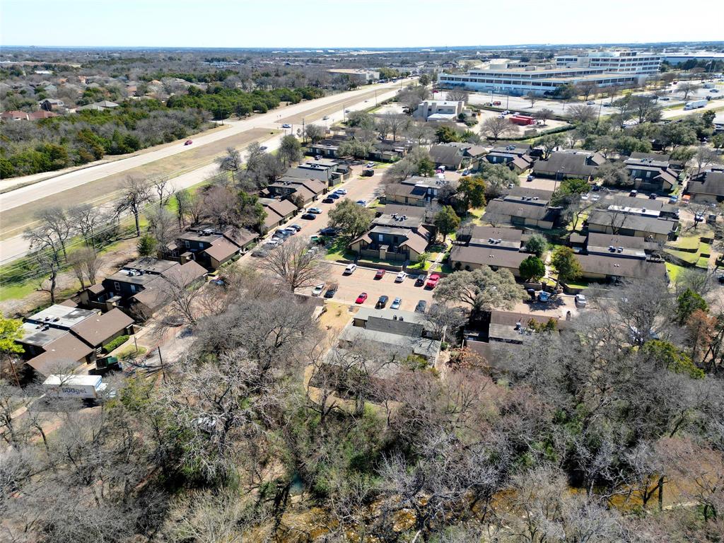 Country Condos Creek - Residential