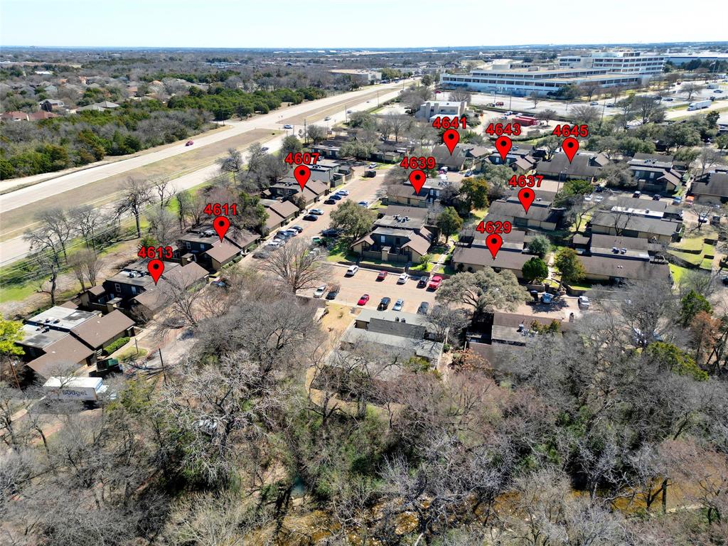 Country Condos Creek - Residential