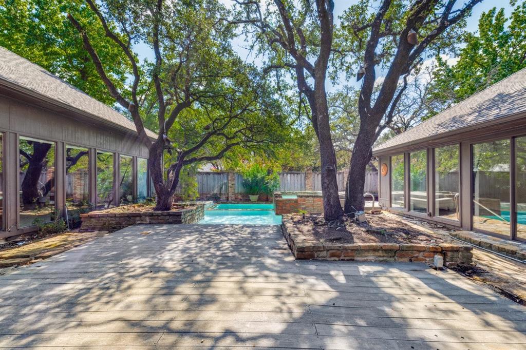 5703 Club Oaks Drive