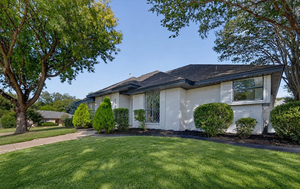 1528 Estrella Drive
