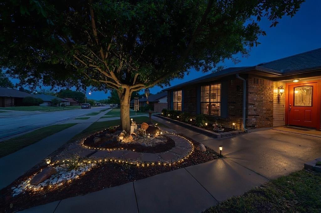 2304 Oakmont Drive