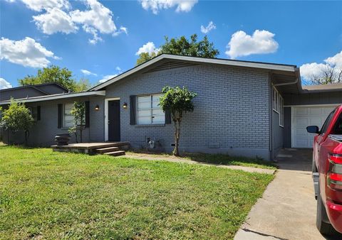Photo of 5504 Stonewall Street, Greenville, TX 75402 (MLS # 21176820)
