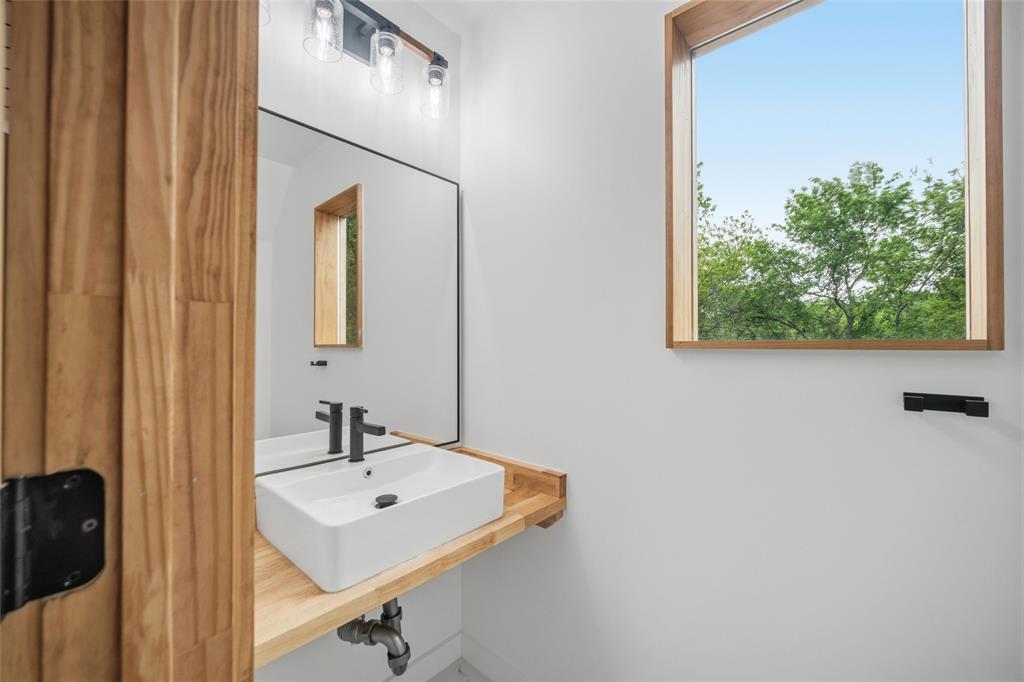 COOKE'S MEADOW ADDITION BLOCK G LOT 19 - Residential