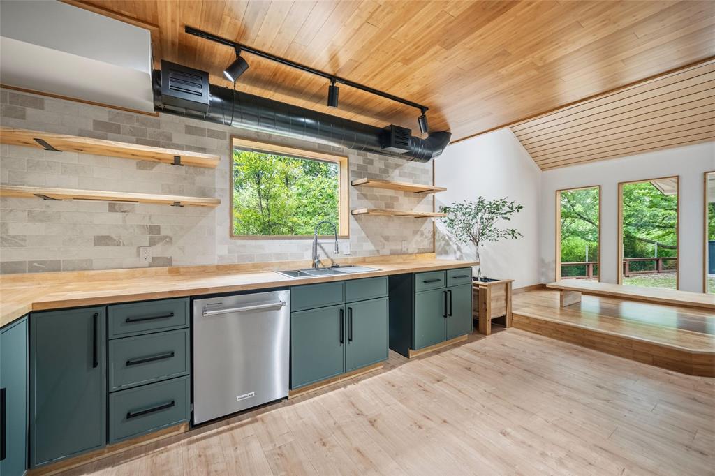 COOKE'S MEADOW ADDITION BLOCK G LOT 19 - Residential