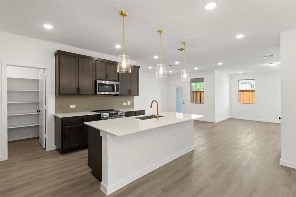 6915 Mission Tejas Drive