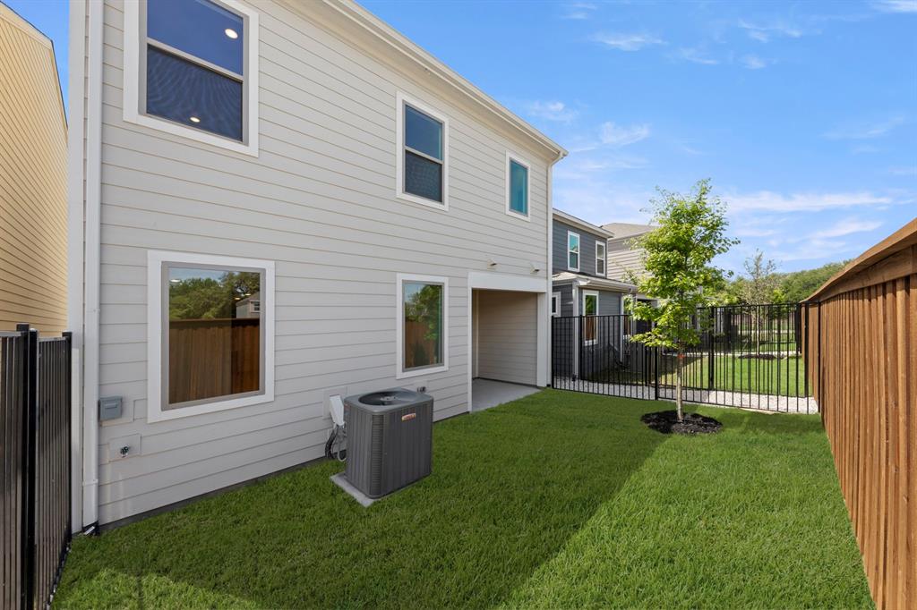 Sereno Oaks at Buckner Terrace - Residential