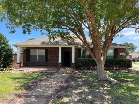 Photo of 7521 Danridge Road, Rowlett, TX 75089 (MLS # 21239242)