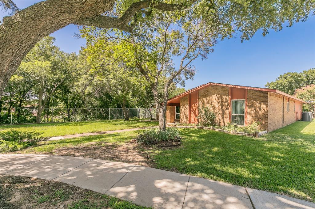 2106 Acer Court
