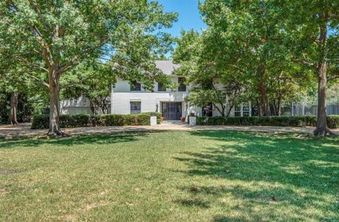 Photo of 6307 Deloache Avenue, Dallas, TX 75225 (MLS # 21167782)