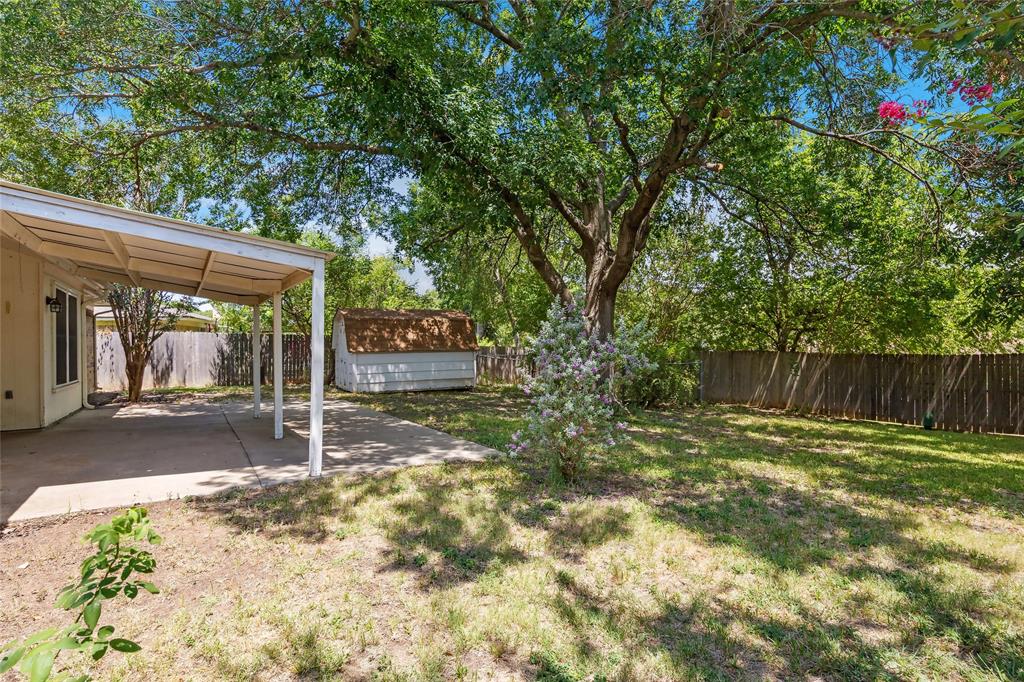 Edgecliff Village, Texas 76134, United States, 3 Bedrooms Bedrooms, ,2 BathroomsBathrooms,Residential,Pending,194546