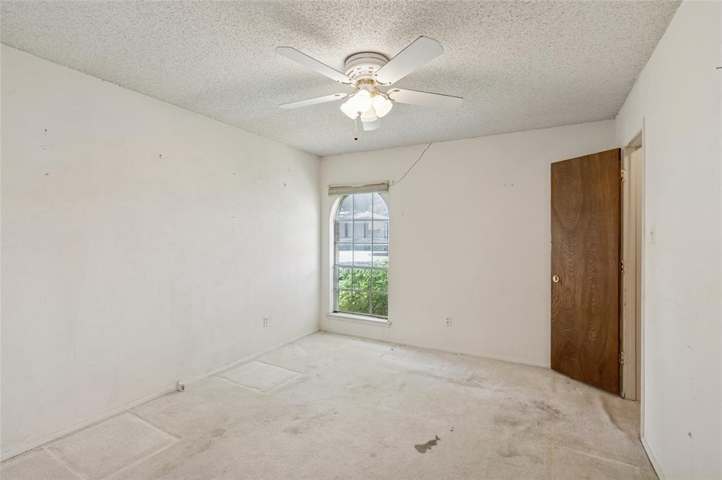 Edgecliff Village, Texas 76134, United States, 3 Bedrooms Bedrooms, ,2 BathroomsBathrooms,Residential,Pending,194546