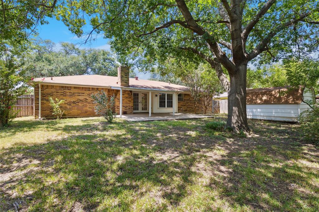 Edgecliff Village, Texas 76134, United States, 3 Bedrooms Bedrooms, ,2 BathroomsBathrooms,Residential,Pending,194546