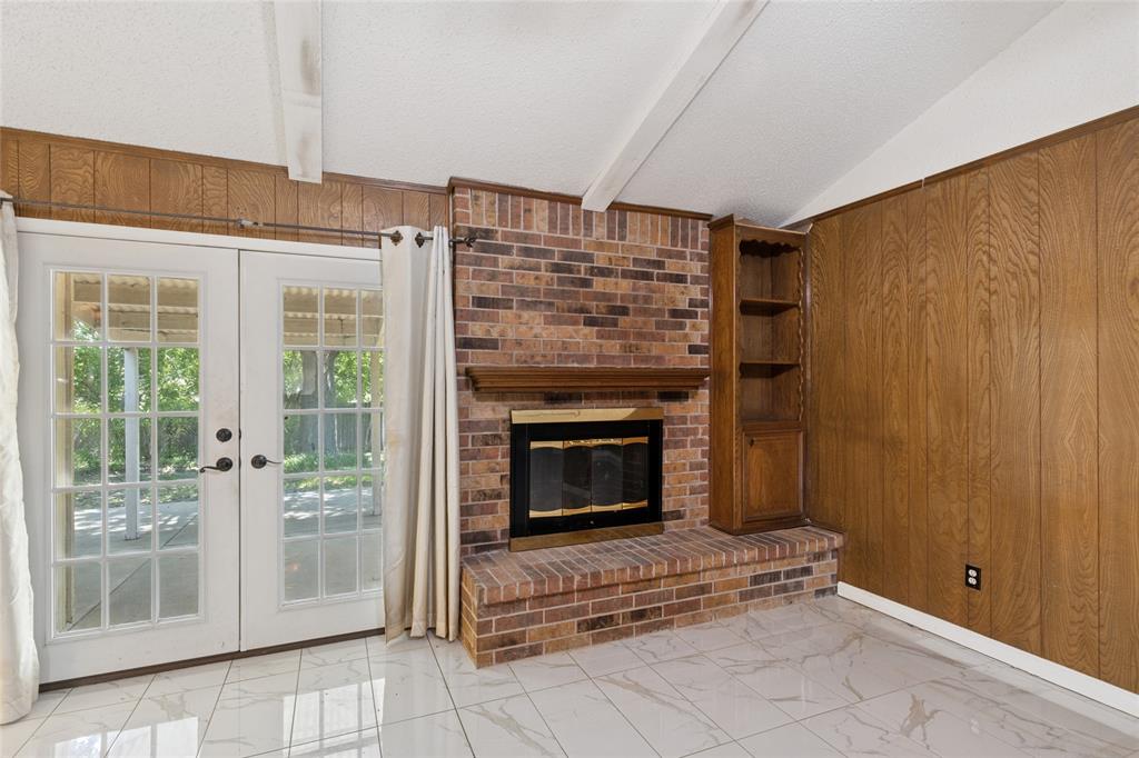 Edgecliff Village, Texas 76134, United States, 3 Bedrooms Bedrooms, ,2 BathroomsBathrooms,Residential,Pending,194546