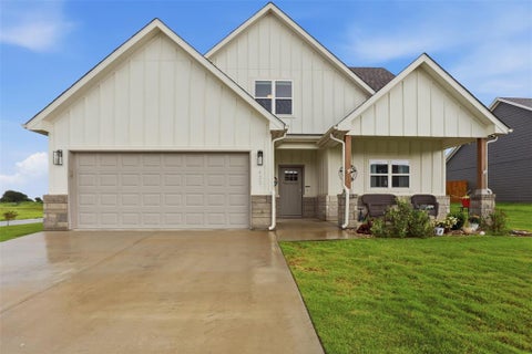 Photo of 423 Redbud Lane, Tolar, TX 76476 (MLS # 21307527)