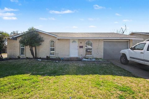 4057 Charter Drive Garland TX 75043