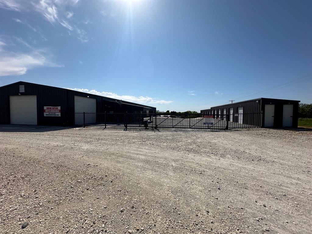 6585 N FM 1417 A