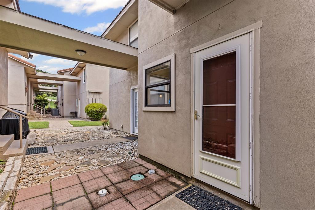 5513 Club Cove Court
