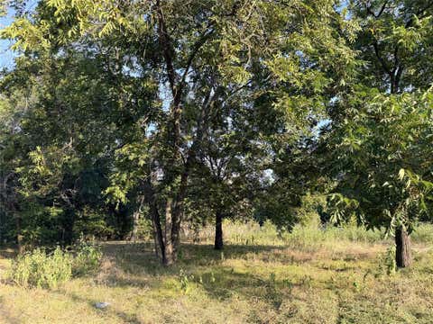 Photo of 111 E Rob Avenue, Corsicana, TX 75110 (MLS # 21368769)
