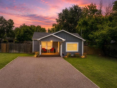 Photo of 411 Dewitt Street, Collinsville, TX 76233 (MLS # 21292199)