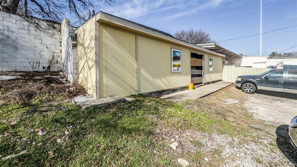 719 E Highway 67