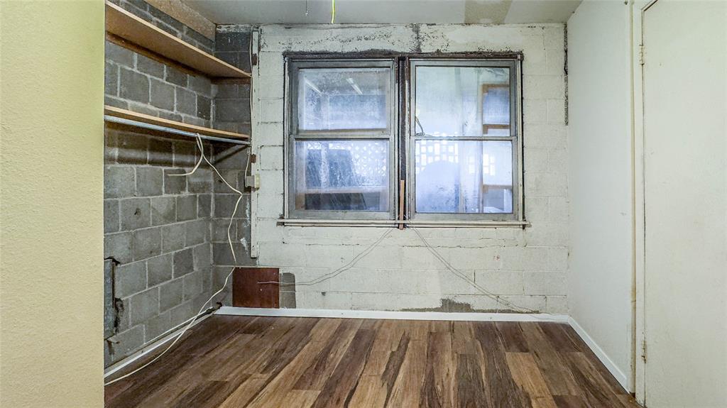 Crestview - Commercial Sale