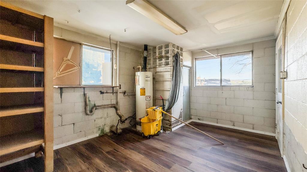 Crestview - Commercial Sale