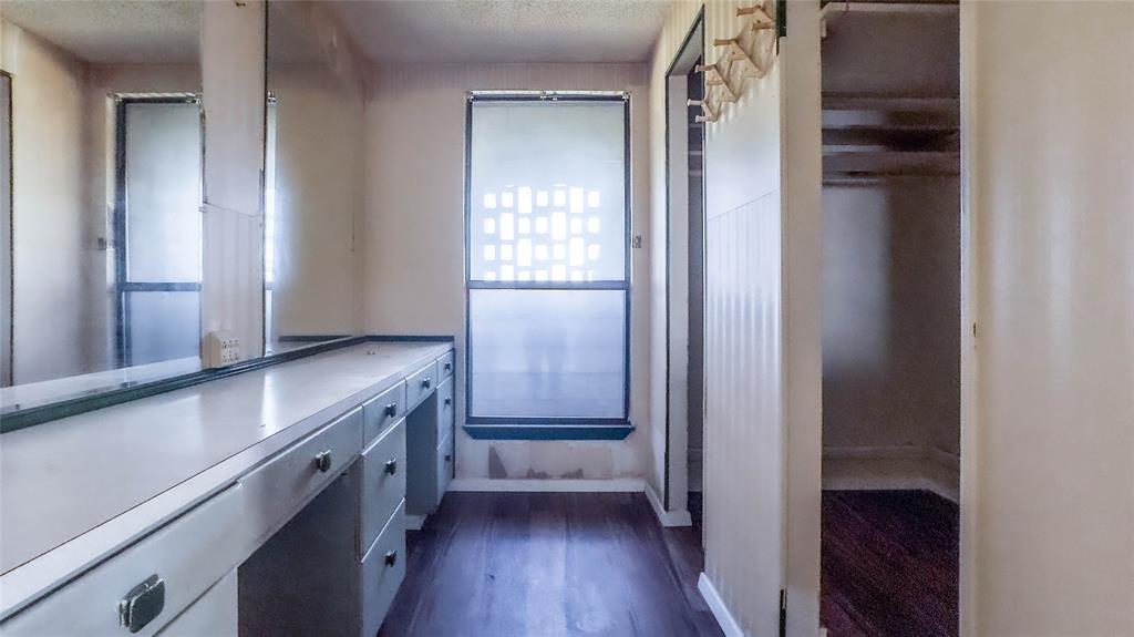 Crestview - Commercial Sale