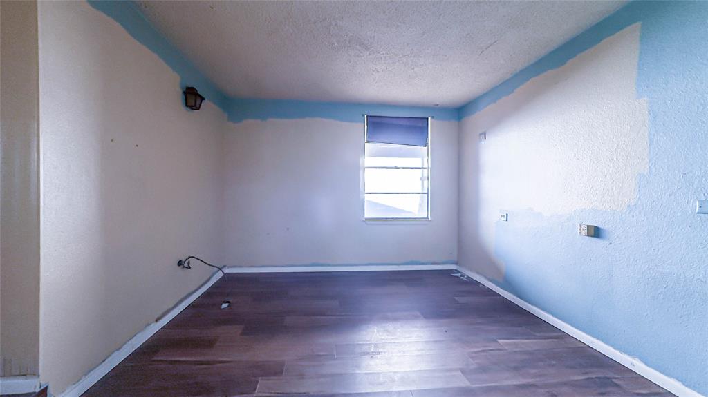 Crestview - Commercial Sale