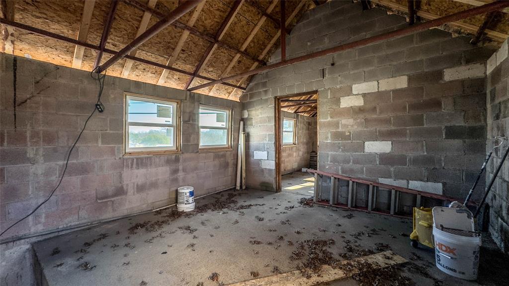 Crestview - Commercial Sale