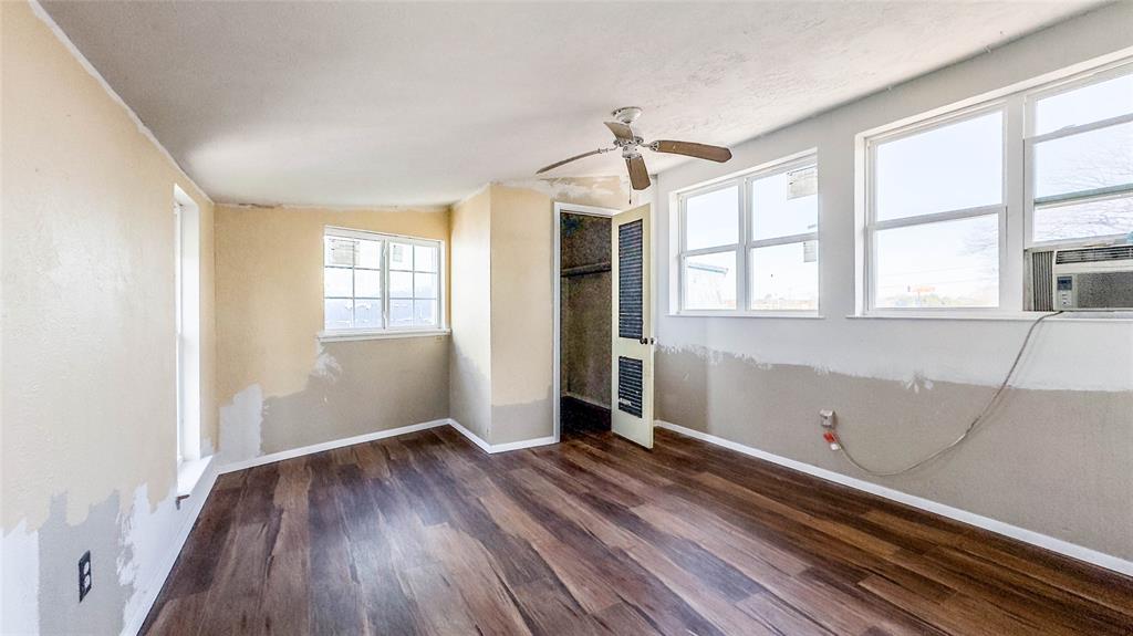 Crestview - Commercial Sale