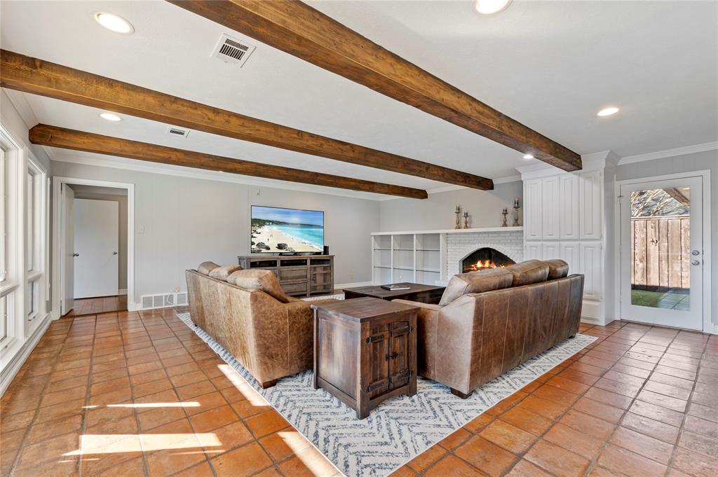 7116 Hunters Ridge Drive