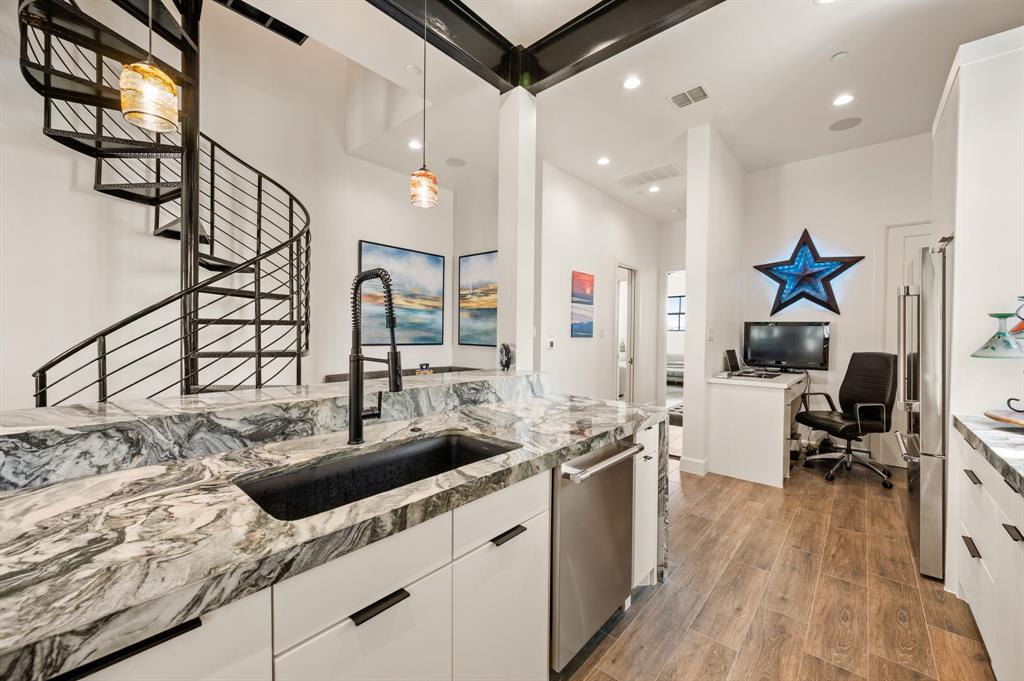 Lakeside - Residential