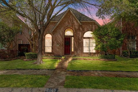 Photo of 8609 Old Oak Drive, Irving, TX 75063 (MLS # 21211677)