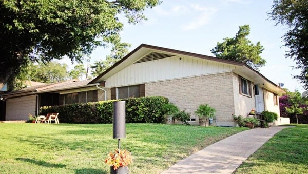 4315 WOODSTOCK DR, DALLAS, TX 75232 - Image 4fd41d880d14898ed5b2ea05bc4b477a/749582038