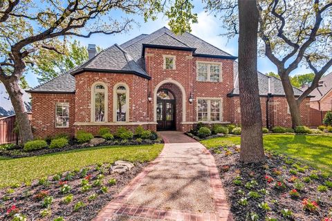 Photo of 805 Huntington Court, Southlake, TX 76092 (MLS # 21195454)
