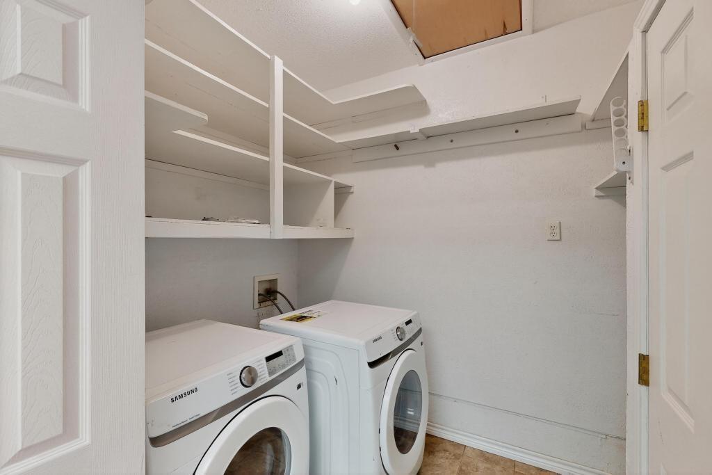 Royal Oaks Estates - Residential