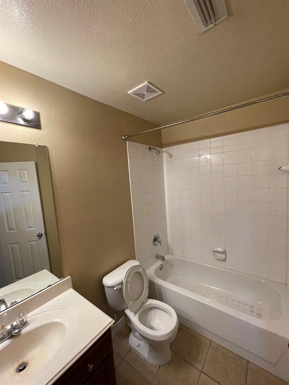 TRAILS OF WILLOW CREEK THE - Residential Lease