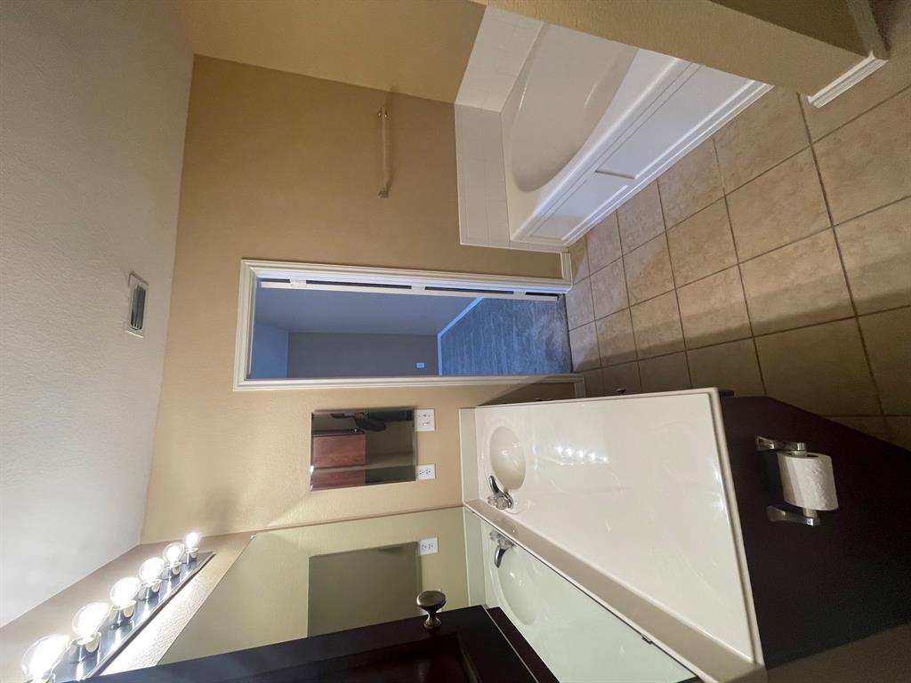 TRAILS OF WILLOW CREEK THE - Residential Lease