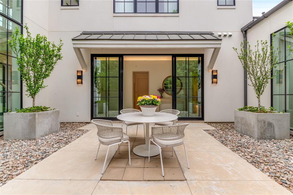 9102 Bluff Hollow Court