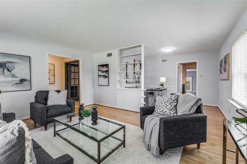 8024 Hunnicut Road Dallas TX 75228