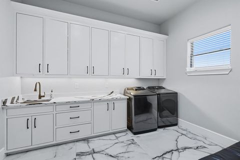 Tiny photo for 7281 Waters Edge Drive, The Colony, TX 75056 (MLS # 21058343)