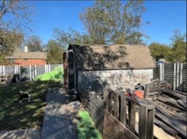 MOORE & NASH - Residential