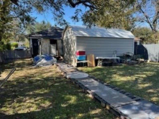 MOORE & NASH - Residential