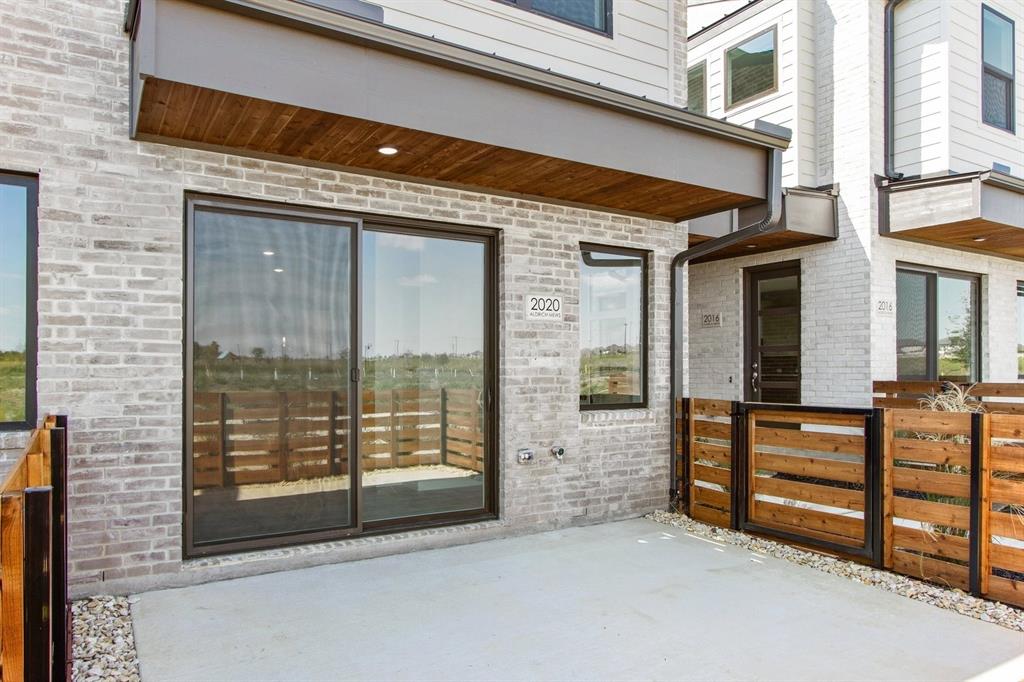 2020 NE Aldrich Mews