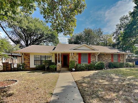 Photo of 5928 Fox Hill Lane, Dallas, TX 75232 (MLS # 21093240)