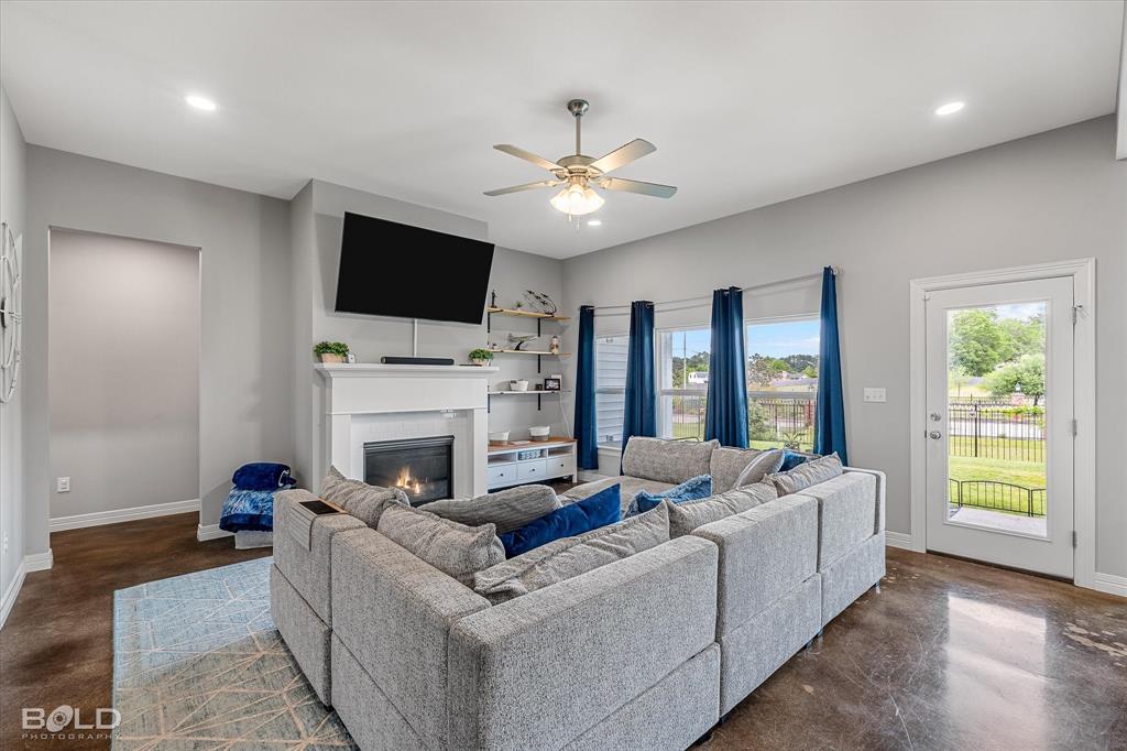 Shreveport, Louisiana 71106, United States, 4 Bedrooms Bedrooms, ,2 BathroomsBathrooms,Residential,Active,112137