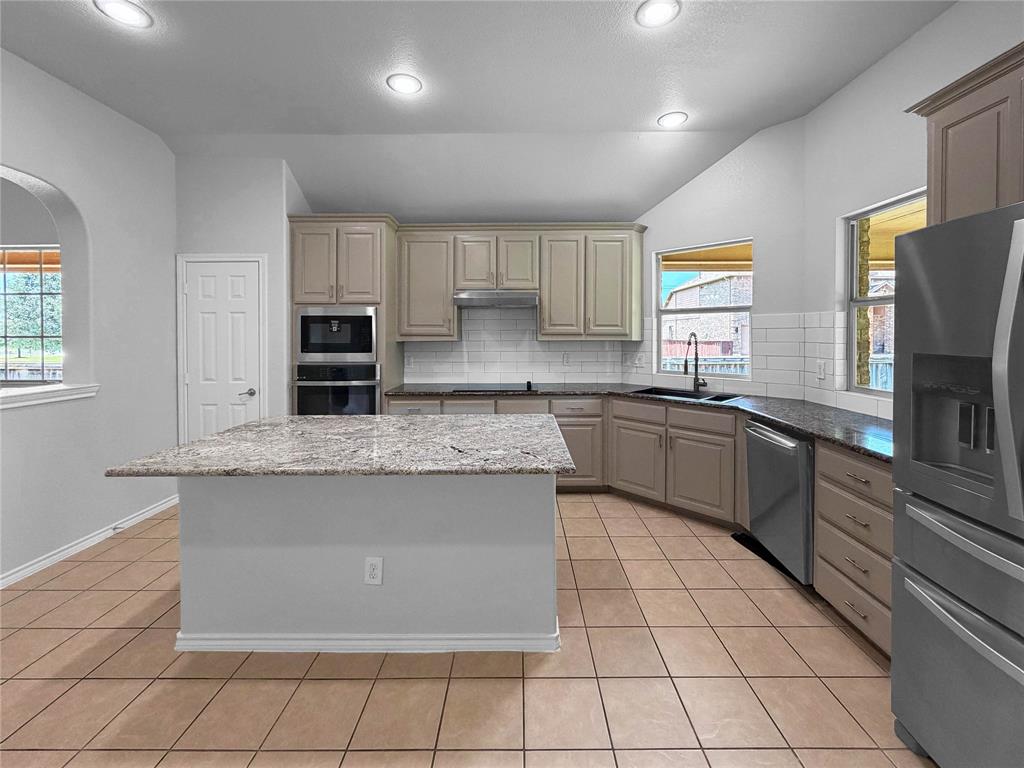 10036 Red Bluff Lane