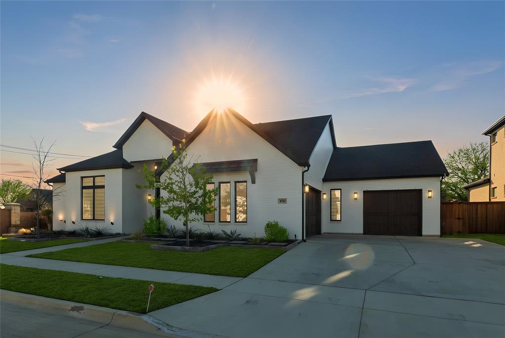 Fresh Meadows Estates - Residential