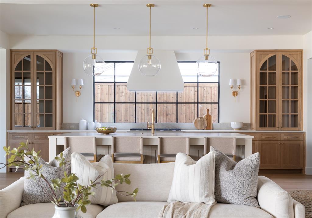 6803 Southridge Drive