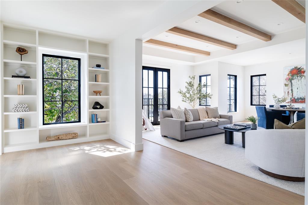 NORTHRIDGE ESTS #3 - Residential